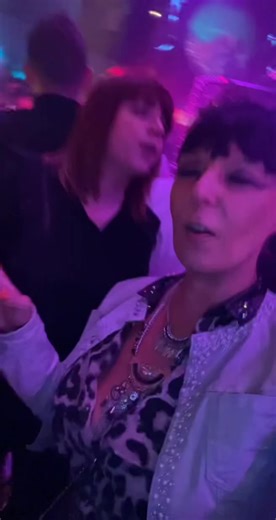 Vidéos de sandmodell (@sandmodell) avec son original - sandmodell