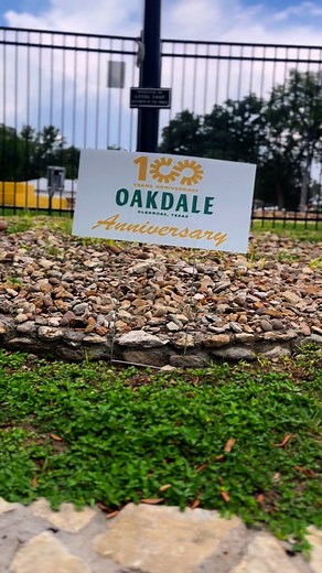 Gotta Go to Glen Rose on Instagram: "🎶✨ Join us for the 2025 Fall Bluegrass Festival at Oakdale Park in Glen Rose, Texas! From September 25–28, experience the soulful sounds of Rhonda Vincent and an incredible lineup of bluegrass talent. Enjoy four days of live music, jam sessions, and family-friendly fun in the heart of the Bluegrass Capital of Texas. All proceeds benefit the bands…so come for the music, stay for the memories! 🎟️ Tickets are on sale now at oakdalepark.com. Don’t miss out on t