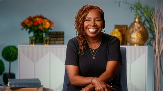 Iyanla Vanzant Talks Returning To OWN With ‘Iyanla: The Inside Fix,' Turning Healing Into Homework & Her 'Humbling' Viral Memes [Exclusive]