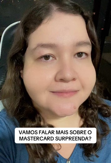 Depois do vídeo sobre o Mastercard Surpreenda, eu recebi muitas perguntas sobre como o programa funciona na prática. Por isso, reuni neste vídeo as 5 principais dúvidas que apareceram nos comentários e respondi cada uma delas de forma simples e direta. Se você tem um cartão Mastercard e ainda não utiliza o Mastercard Surpreenda, vale a pena entender como funciona o programa, como acumular pontos, quais cartões participam, como resgatar benefícios e quais são as principais oportunidades disponíve
