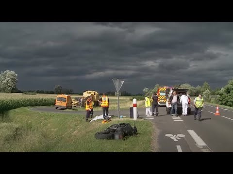 Motard VS moissonneuse-batteuse