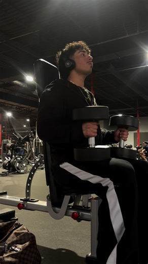 June🖤✝️ on Instagram: "Here’s a video of me showing some expression in a set"