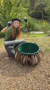 113K views · 1.7K reactions | ✨ Bien lire la description ✨ Bon clairement je patauge là, je vais le recouvrir de papier mâché mais vraiment, j’espère ne pas refaire une citrouille  . #tuto #halloween #décoration #renovation #upcycling | Juste cree le DIY | Facebook