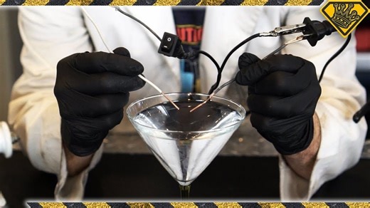 What happens when electricity meets water explained