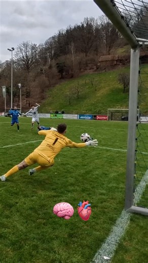 ⚽️🧤=❤️‍🩹 #goalkeeper #football #torwart #fussball #skills #passion #matchday #shorts #viral