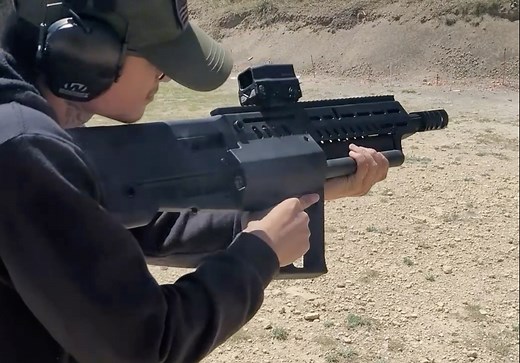 三管旋转弹仓霰弹枪 塔沃尔TS12