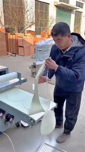 Automatic Dough Sheeter and Pizza Crust Cutter Machine for High Speed Production