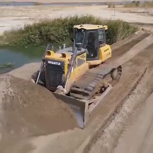 New Classification SHANTUI Bulldozer Heavy Skills Operator Working Strong for Construction Source : Mr Machines at YouTube channel | Alat Berat Mania