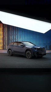 【全新 BMW iX3 | 嶄新操作系統 全面由您掌控】 🔗 登記獲取最新型號資訊：https://bit.ly/all-new-bmw-ix3 全新 BMW iX3 採用嶄新嘅 BMW Panoramic iDrive，結合 Operating System X 操作系統，透過輕按觸控式中央屏幕嘅「Configure」選項，可將導航 🗺️、時間 🕙、通訊 ☎️、音樂 🎶 及天氣 🌦️ 等各項常用功能按個人習慣自由編排，並清晰投影喺擋風玻璃下方，讓您安心專注路面情況。您更可自由調較車內氣氛燈及介面配色 🎨，或上傳個人照片作為螢幕背景，將尊屬於您嘅個人化設定融入每一個細節，為未來嘅駕駛出行帶嚟一種全新體驗 ✨！ #BMWHK #BMWHongKong #BMW #BMWNewEra #BMWGroup #NeueKlasse #BMWiX3 #BMWiDrive #InnovativeFriday | BMW Hong Kong