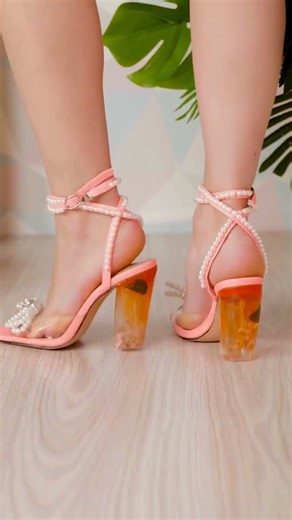 Resin heels filled with flowers 👠✨ #diyfashion #uniqueshoes