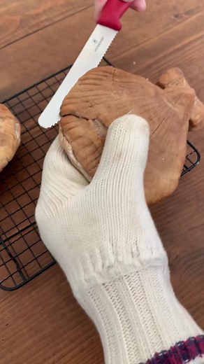 Delicious Homemade Scallop Bread Recipe