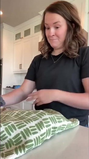 Hack OR Whack: remove all the grapes from the vine with just a dish towel?!