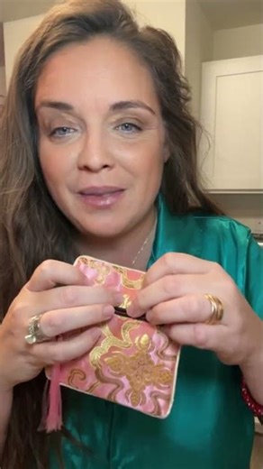 CWC Approved ✔️ These silk pouches are BEAUTIFUL and shockingly affordable