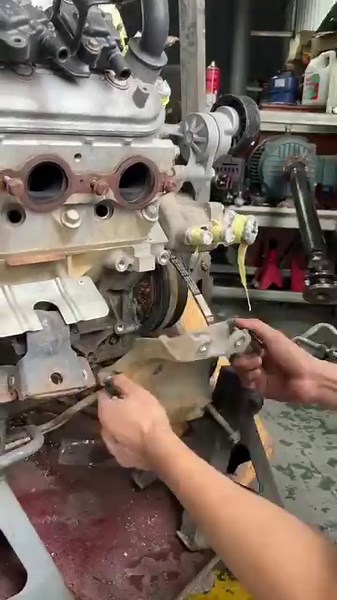 3.6M views · 33K reactions | Hummer H2 Restoration 2 #mechanic #james #reels #repair #restoration #automotive | Mechanic James Team | Facebook