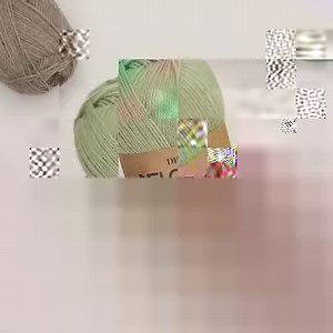 Made from a combination of 65% wool and 35% superfine alpaca, and available in 23 beautiful shades, DROPS Flora is warm, comfortable and has good shape stability - plus you get it with a 30% discount right now! Hurry up and order your favourite colours today at garnstudio.com/sale #dropsdesign #dropsflora #dropsyarn #dropsgarn #garnstudio | Garnstudio DROPS design