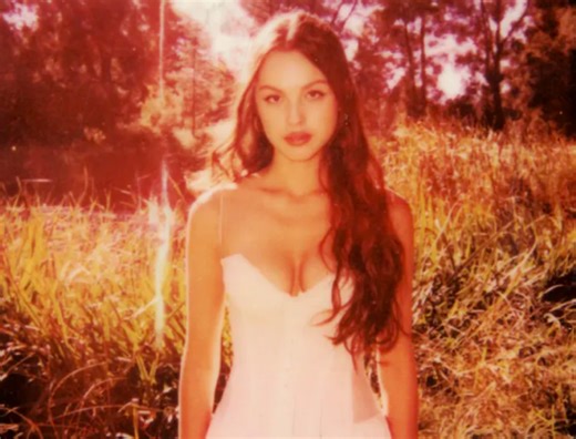 New Video: Olivia Rodrigo – ‘Can’t Catch Me Now’