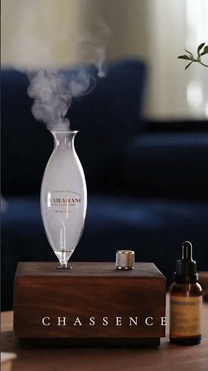 Santal 26: The Signature Woody Oil in CHASSENCE’s Retro Diffuser