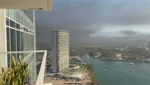 În Mexic e război! Mexicanii nu luptă cu un inamic extern, ci cu unul intern: cartelurile de droguri. Mexicul a intrat în haos după ce șeful narcotraficului, Nemesio Oseguera Cervantes, alias „El Señor Mencho” („El Mencho”), a fost „ucis” într-o operațiune comună a forțelor de securitate mexicane și a CIA, denumită Operațiunea Tapalpa. Rănit în munții Tapalpa, acesta a murit în drum spre Mexico City, fiind sub escorta trupelor speciale. Mexicul a confirmat moartea „baronului” drogurilor, pentru 