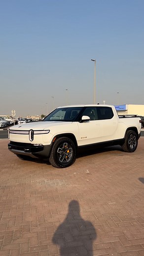 11M views · 162K reactions | This is the future of pickup trucks, the fully electric Rivian R1T! Packed with some incredible features, Domi gives us a closer look at why the Rivian R1T is one of the coolest pickup trucks ever made! | Supercar Blondie | Facebook