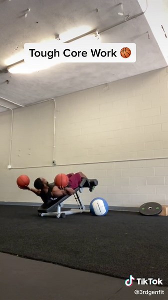 Basketball Core Exercise! #basketball🏀 #sportsperformance #fypシ゚viral #jumpcoach #eliteperformance #elitecoach #handlework🏀 #basketball