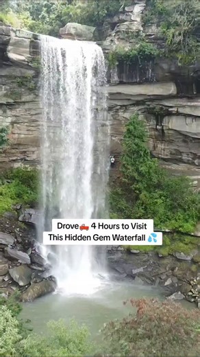 Plug Chasers🔌 on Instagram: "Moorfield Waterfall🔌 located at Moorfield Farm, 30 Mins outside of Newcastle - R50 entry fee per person for day visitors. if it's a weekday you have to make a booking before going 071-307-7917 their WhatsApp number - there is no signal so you must contact via WhatsApp call or text. It's a 30 min walk, it is technical so be prepared to hold on some ropes etc but doable for beginner hikers. they do have very affordable accomodation there which is self catering, so wo