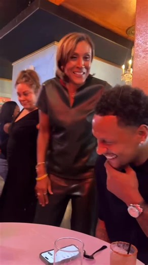 Robin Roberts on Instagram: "One of the many highlights of this weekend….hanging with my big brother’s daughters ( Renee & Bianca) and son (Lawrence III). They rarely get to see Auntie Robin like this!來❤️"