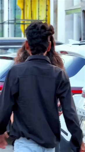 Public Reactions to Walking in Public Spaces