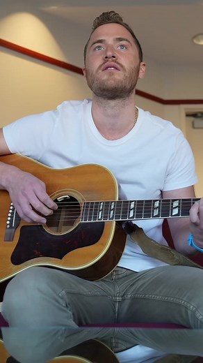 Acoustic Performance of 'Thinking About You' by Tony