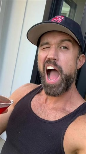 Mogging Adventures in Philadelphia with IASIP Stars