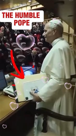 ✨The Humility of a Leader: Pope Leo XIV Carrying His Own Books