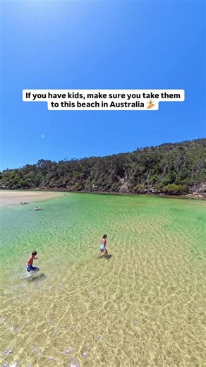 Chelsea & Cam | Australian Travel Family on Instagram: "Welcome to… 📍 Hat Head, NSW We love visiting Hat Head in summer! It’s a charming little village with a calm estuary, a great surf beach, and a family-friendly campground. Family tips: ✨ Hat Head estuary – shallow, calm water perfect for younger kids ✨ Rock pools, fishing spots and easy coastal walks ✨5 hour drive from Sydney, and 1 hour from Port Macquarie ✨ Toilets, picnic tables and BBQs ✨ Stay beachfront at Hat Head Campground - book in