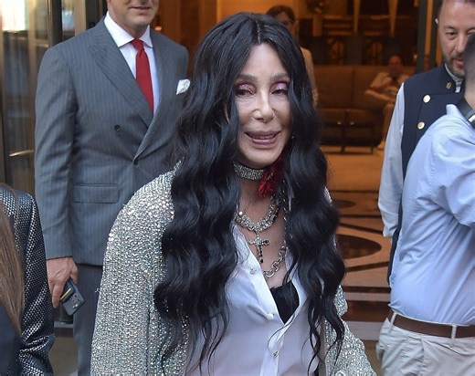 Cher : à 79 ans son visage ne bouge pas et c'est... perturbant (Photos)