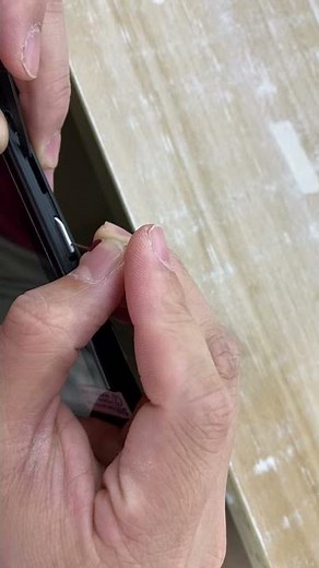 p10hd how to Insert the sim card