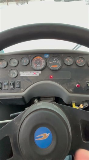 2003 Blue Bird TC2000 5.9L Cummins 24V Cold Startup