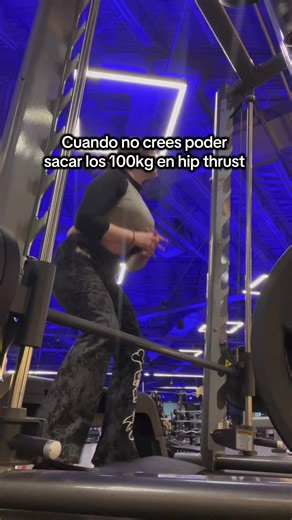 Femboys en el Gimnasio: Hip Thrust y Fuerza
