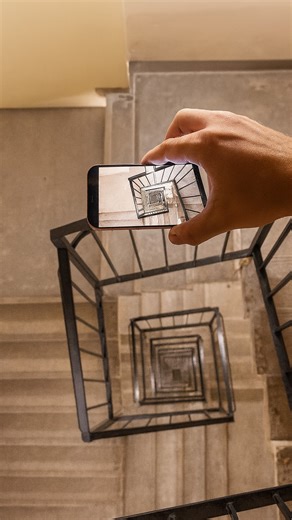 FactParade on Instagram: "This real-world drop test puts design philosophy against raw durability — and the outcome shocks everyone who thinks newer automatically means tougher. Samsung’s Note 10 uses a rigid metal frame, reinforced corners, and a slightly recessed display. That combo spreads impact forces across the chassis instead of sending them straight into the screen. It’s old-school engineering, but it works — the phone absorbs high-energy drops like a tank. The iPhone 17 Pro Max takes th