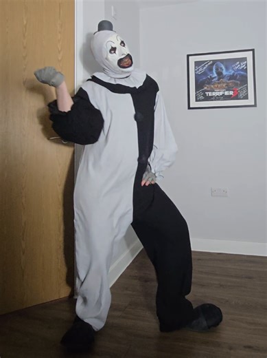 When Art The Clown goes out, he goes out with a BANG! 💥 #IVE #IVE_BANGBANG #BANGBANGchallenge @IVE.official