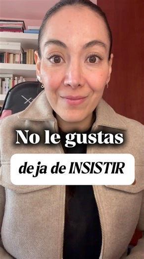 Amar Para Sanar on Instagram: "😔 Si haces todo y aun así no te elige, no es que falte algo en ti. 🧠 Es que su mente ya decidió no vincularse. El esfuerzo no cambia una decisión emocional. 🤷🏻‍♀️ La pregunta no es por qué no te elige, sino ¿por qué sigues quedándote donde no hay elección? 🍞 Porque insistir también cansa tu autoestima y te acostumbra a conformarte con migajas emocionales. 🧭 Te invito a unirte a la Comunidad de La Brújula Interior: un espacio donde aprendes a amarte y a mostra