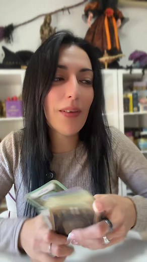 83K views · 6.9K reactions |  Viene alguien a robarte el corazón… y no vas a poder evitarlo. Alguien nuevo entra en tu vida y te cambia la mirada, la energía y el destino. No lo vas a buscar… llega solo. Esta vez no será dolor… será amor. Si este mensaje te encuentra, no es casualidad.  Reserva tu lectura personalizada en mi web. #MensajeParaTi #NuevoAmor #DestinoEscrito #TarotAmor #AlguienNuevo | Sara Alma | Facebook