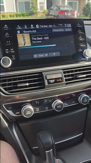 Ghost touch? My 2022 Honda Accord Sport SE touchscreen's glitching. #Honda #glitch #hondaaccord