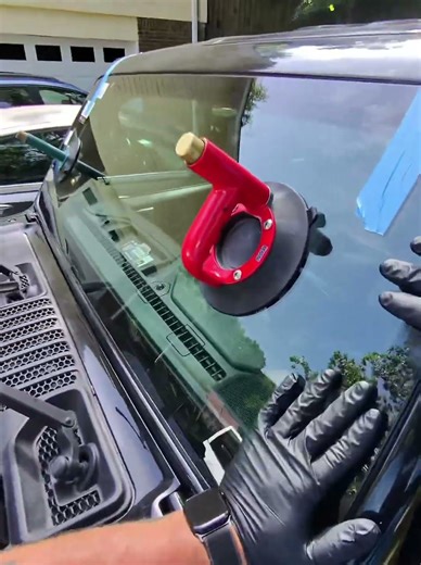 Jeep Gladiator Windshield Install #autoglass