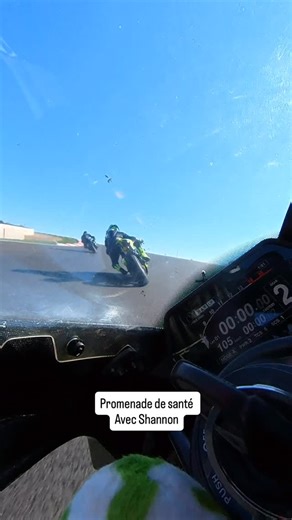 Promenade de santé au @circuitalcarras avec @demoniaque_mais_adorable_v4s #trackdays #bikelife #r1 #panigale | Scx Racing