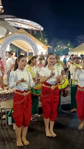 Beautiful Khmer traditional dance #khmerdance #cambodianfoodtour