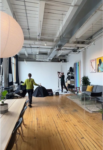 Setting up for a simple photoshoot 💡#bts #sorrystudio #studiospace #photostudio #photoshoot