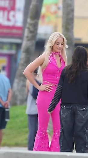Margot Robbie and Ryan Gosling Behind The Scenes of Barbie