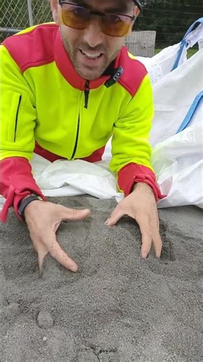 Loïc on the tractor unloads tons of basalt 👍⚡🌱 www.permafutur.com #basalt