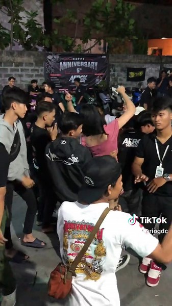 Menggoyang dengan Bajidoran GDC Musik dan Tari