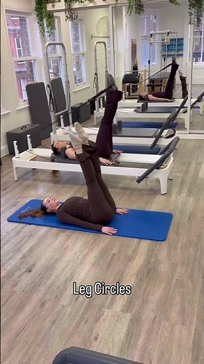 MAT VS REFOMER: 🦶FEET IN STRAPS 🦶 #completepilates #pilates #reformerpilates #pilatesflow