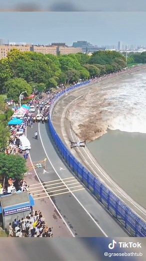 Captivating Views of Tidal Waves in Nature