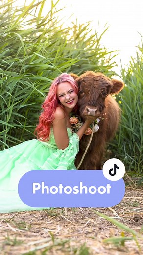 Some behind the scenes of this photoshoot vs the end results ❤️️ I'm still waiting on a lot of photos since it was a group photoshoot, but my husband got a few :) #photoshoot #photoshootresults #cottagecorestyle #cottagecoredream #cottagecorevibes #cottagecoreaesthetic #cottagecore #meadowcore #cottagecoreoutfit #highlandcow #modeling